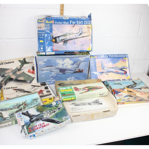 1428 - Large qty of assorted model kits - mainly Planes