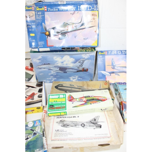 1428 - Large qty of assorted model kits - mainly Planes