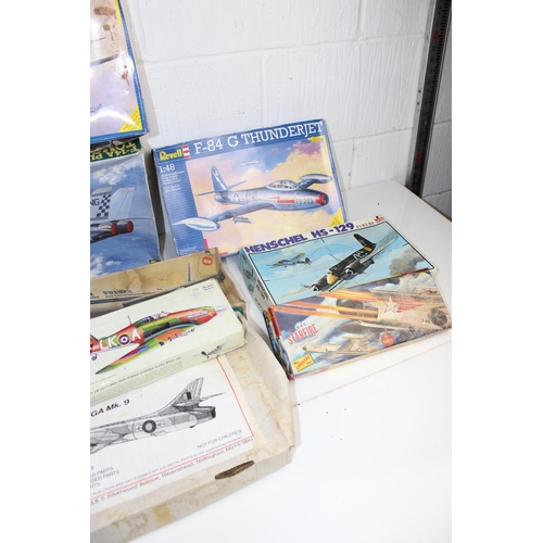 1428 - Large qty of assorted model kits - mainly Planes