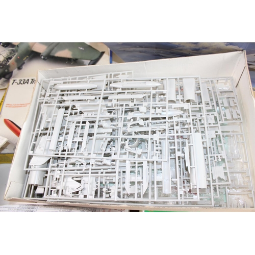 1428 - Large qty of assorted model kits - mainly Planes