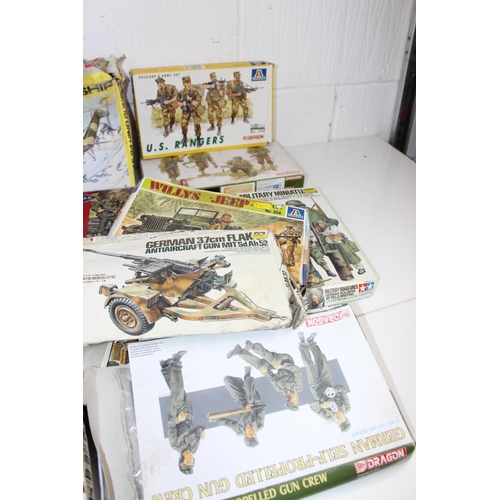 1429 - Large qty of assorted model kits - mainly miscellaneous and military