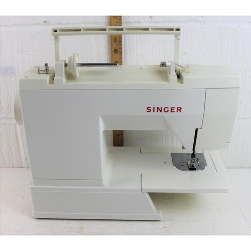 793 - Singer 9020 sewing machine