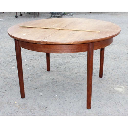 156 - A retro extending dining table by Dalescraft