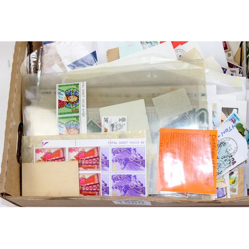 1560 - Qty of assorted Stamps, FDC & Presentation Packs