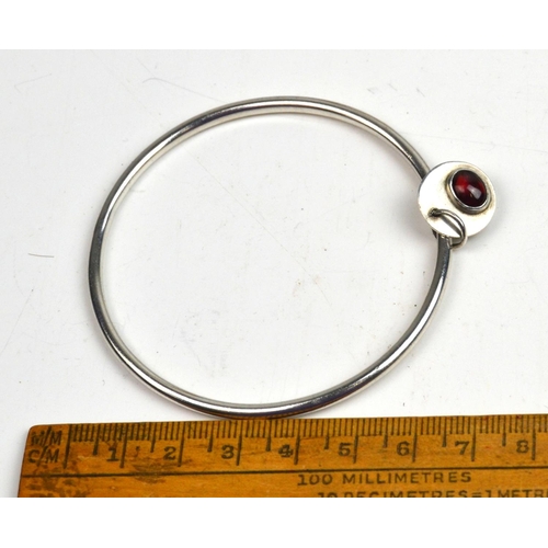 1294 - Silver bracelet with red stone - 16g gross