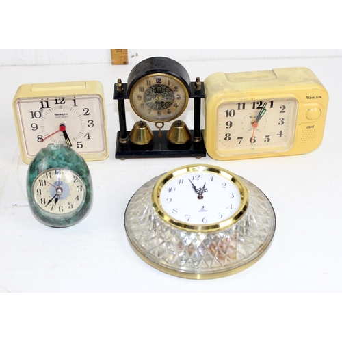 1393 - 25 assorted vintage and later alarms clocks etc