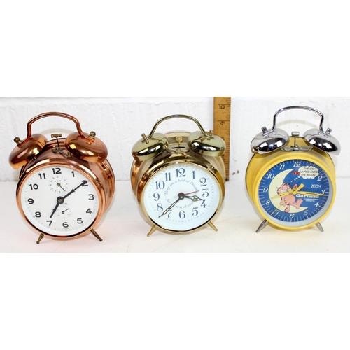 1393 - 25 assorted vintage and later alarms clocks etc