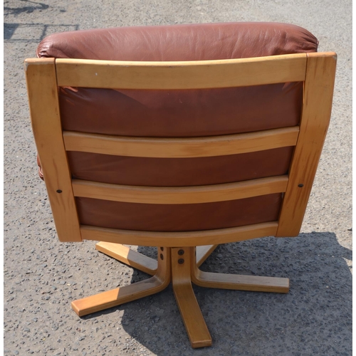 170 - Scandinavian style vintage bentwood and brown leather Ekornes/ Lazy Boy style armchair