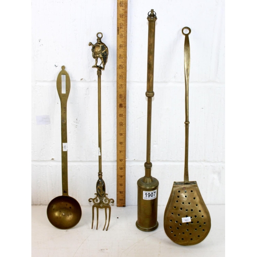 1907 - 4 vintage brass items, toasting fork, brush, ladle and Chestnut roaster