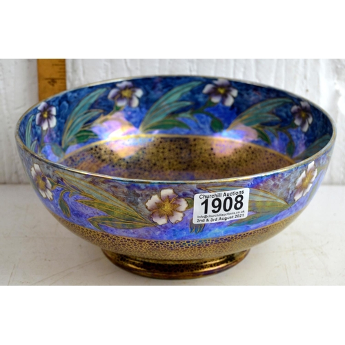 1908 - An unusual Mailing lustre fruit bowl decorated with flowers