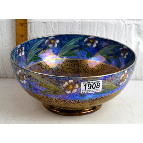 1908 - An unusual Mailing lustre fruit bowl decorated with flowers