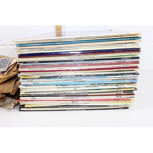 567 - Large qty of assorted vinyl records etc