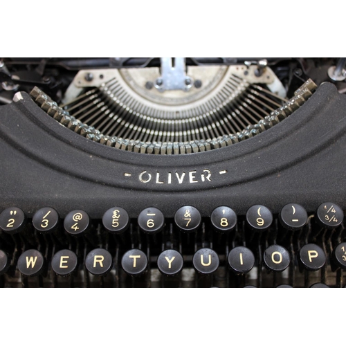 616 - 2 typewriters - Oliver & Olivetti