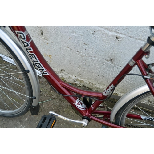 671 - Raleigh Caprice bicycle