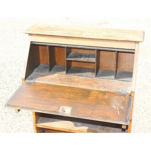 111 - Vintage oak Student's bureau