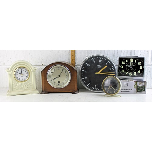 1416 - Qty of vintage and later clocks to inc Braun