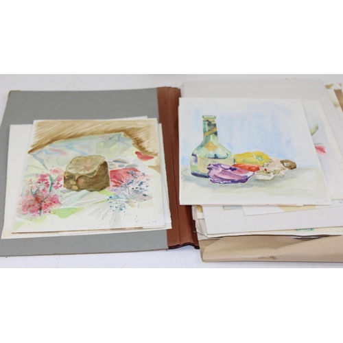 323 - Artists portfolio and a large qty of watercolours etc