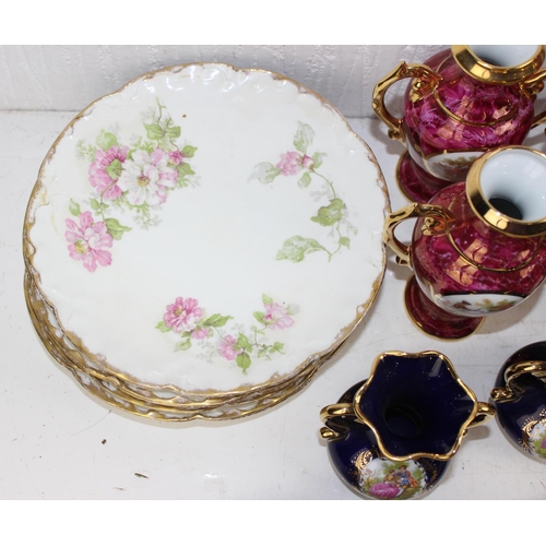 1933 - A huge qty of Limoges ceramics items to inc an early 20th century set of dessert plates with floral ... 