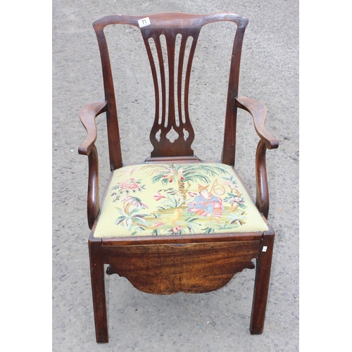 47 - A Georgian commode chair with tapestry seat with Villeroy & Boch bowl