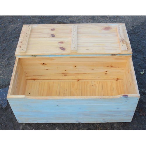 86 - Wooden storage box