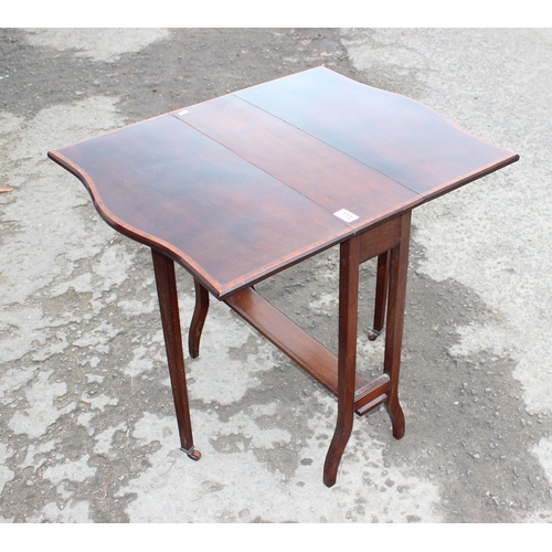 111 - Mahogany Sutherland table