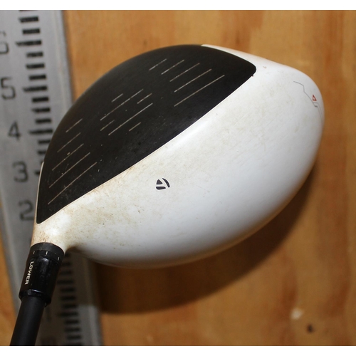 655 - TaylorMade R11 9 degree driver & golf club headcover