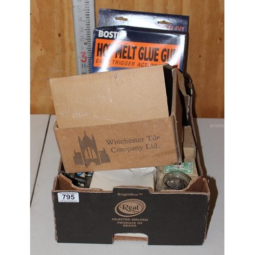 795 - Qty of tools/ fixings & a glue gun