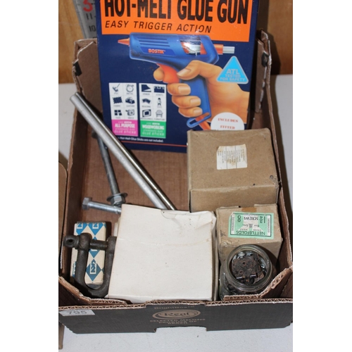 795 - Qty of tools/ fixings & a glue gun