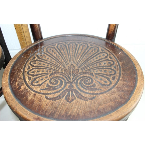 153 - A pair antique Mundus & Kohn of Poland bentwood chairs