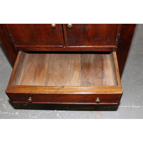 156 - A Georgian style tray topped bedside commode with 2 drawers