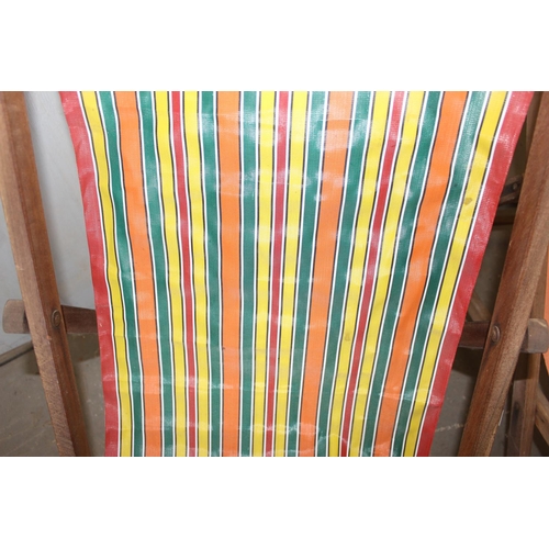 321 - 2 vintage folding deck chairs