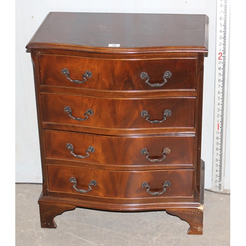 35 - Small 4 drawer mahogany chest of drawers