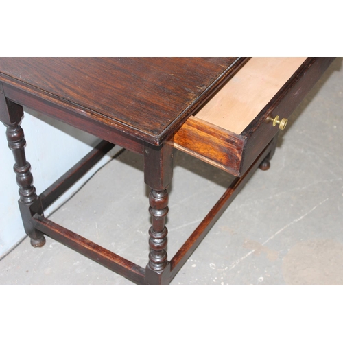 4 - A Georgian lowboy side table with drawer