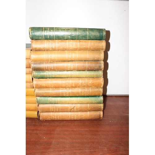 552 - A large qty of early 20th century Law Journal books, approximately 24 volumes stretching approx 42 i... 