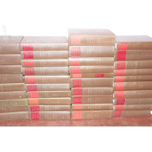 554 - A large qty of 20th century Halsbury's Laws of England books, approx 57 volumes spanning approx 10 f... 