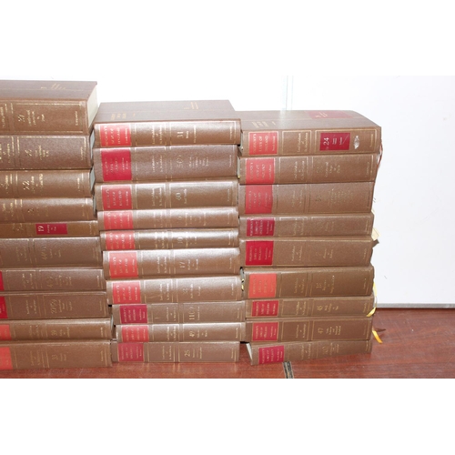 554 - A large qty of 20th century Halsbury's Laws of England books, approx 57 volumes spanning approx 10 f... 