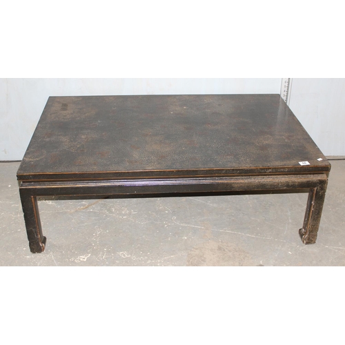 68 - Large Oriental coffee table