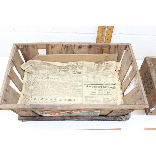 271 - 2 vintage wooden boxes, Mustad Horsenails and Fruit