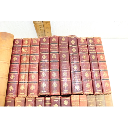 573 - Qty of assorted antique and later books, some with leather bindings