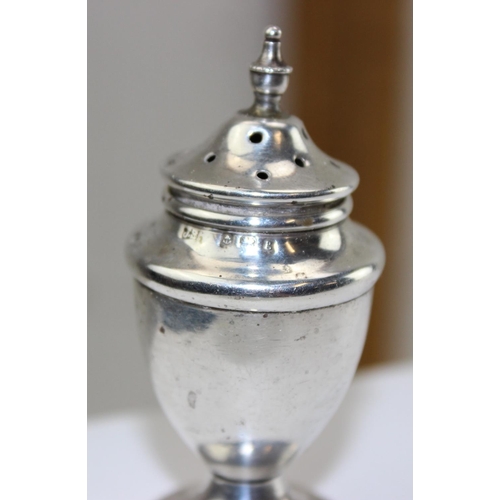 1153 - Silver pepper pot, 2 silver lidded pots, silver butter knife and salt spoon, approx 43.34g gross (wi... 