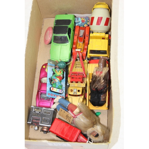 1521 - Small qty of assorted vintage toys etc - This lot is being sold on behalf of the Style Acre charity