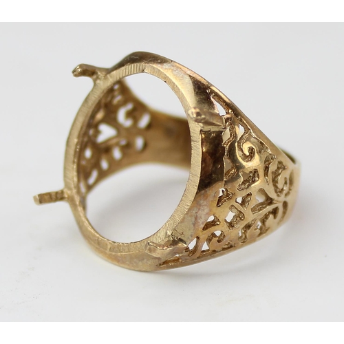 1229 - 9ct gold pierced ring shank, likely previously holding a Sovereign, approx size T, approx 5.78g gros... 