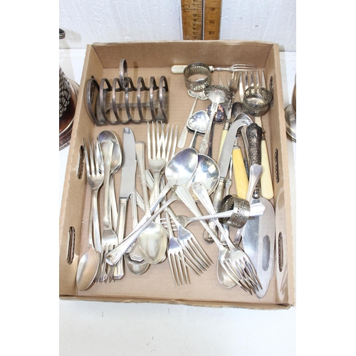 1156 - Qty of assorted silver plated items and other metalware