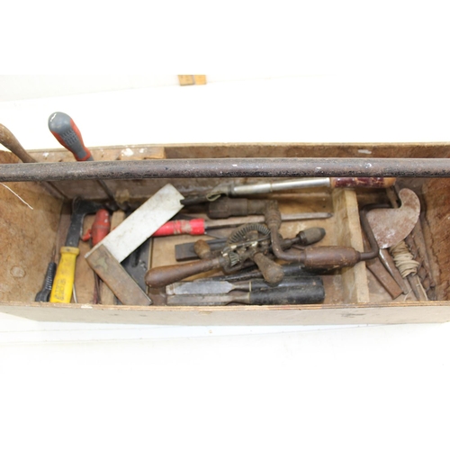 872 - Vintage wooden tool tray and contents