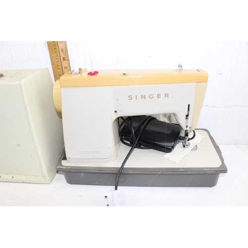 882 - Singer 507 sewing machine with case