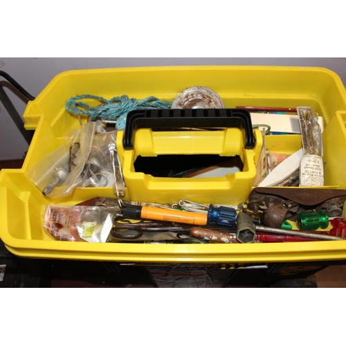 885 - Stanley tool chest and contents