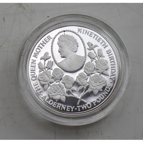 1310 - Alderney Piedfort silver proof 1990 Queen Mother 90th birthday £2 coin in worn box with paperwork