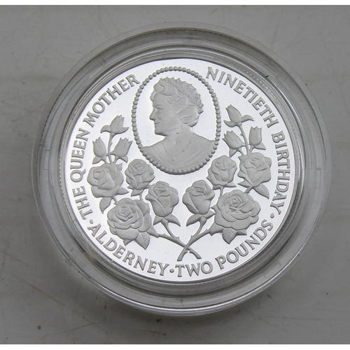 1312 - Alderney Piedfort silver proof 1990 Queen Mother 90th birthday £2 coin in worn box with paperwork