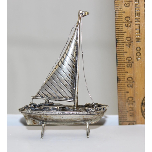 1177 - A small Italian 800 silver model of a sailing boat