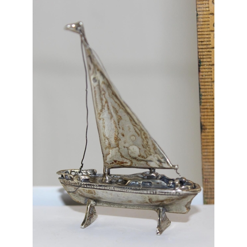 1177 - A small Italian 800 silver model of a sailing boat